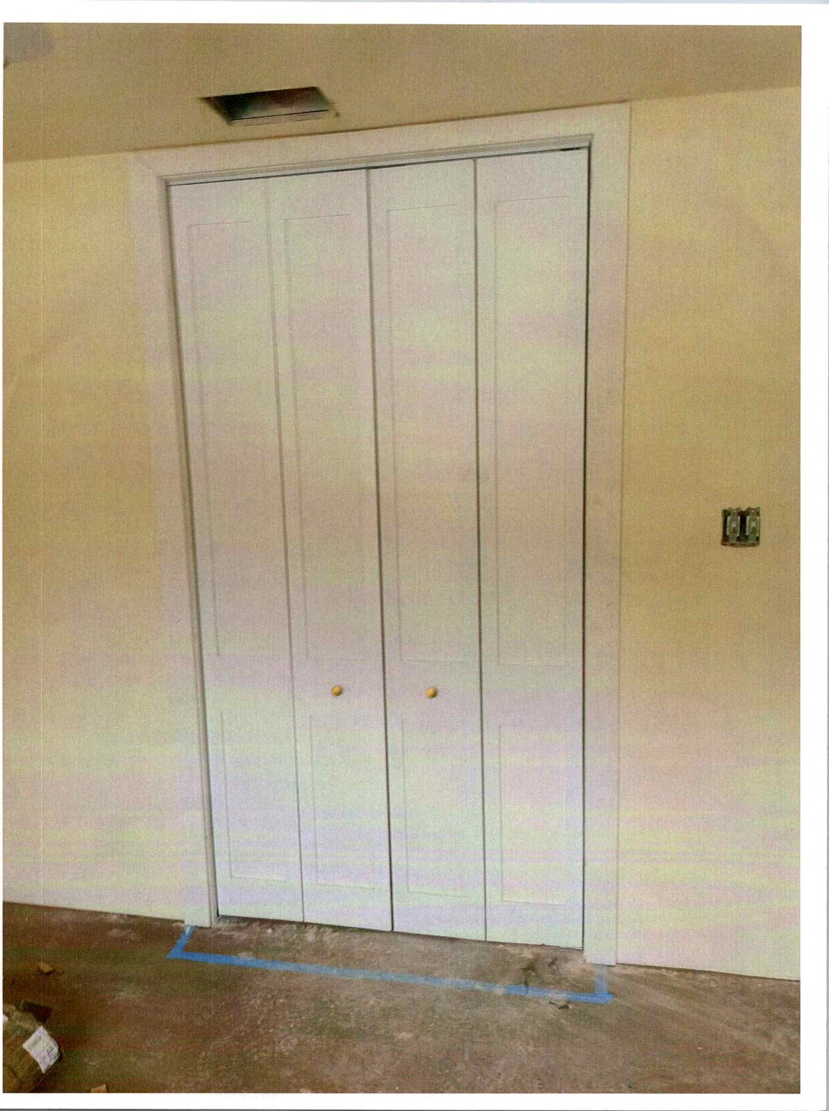 INTERIOR 2-PANEL SHAKER DOORS — photo 3
