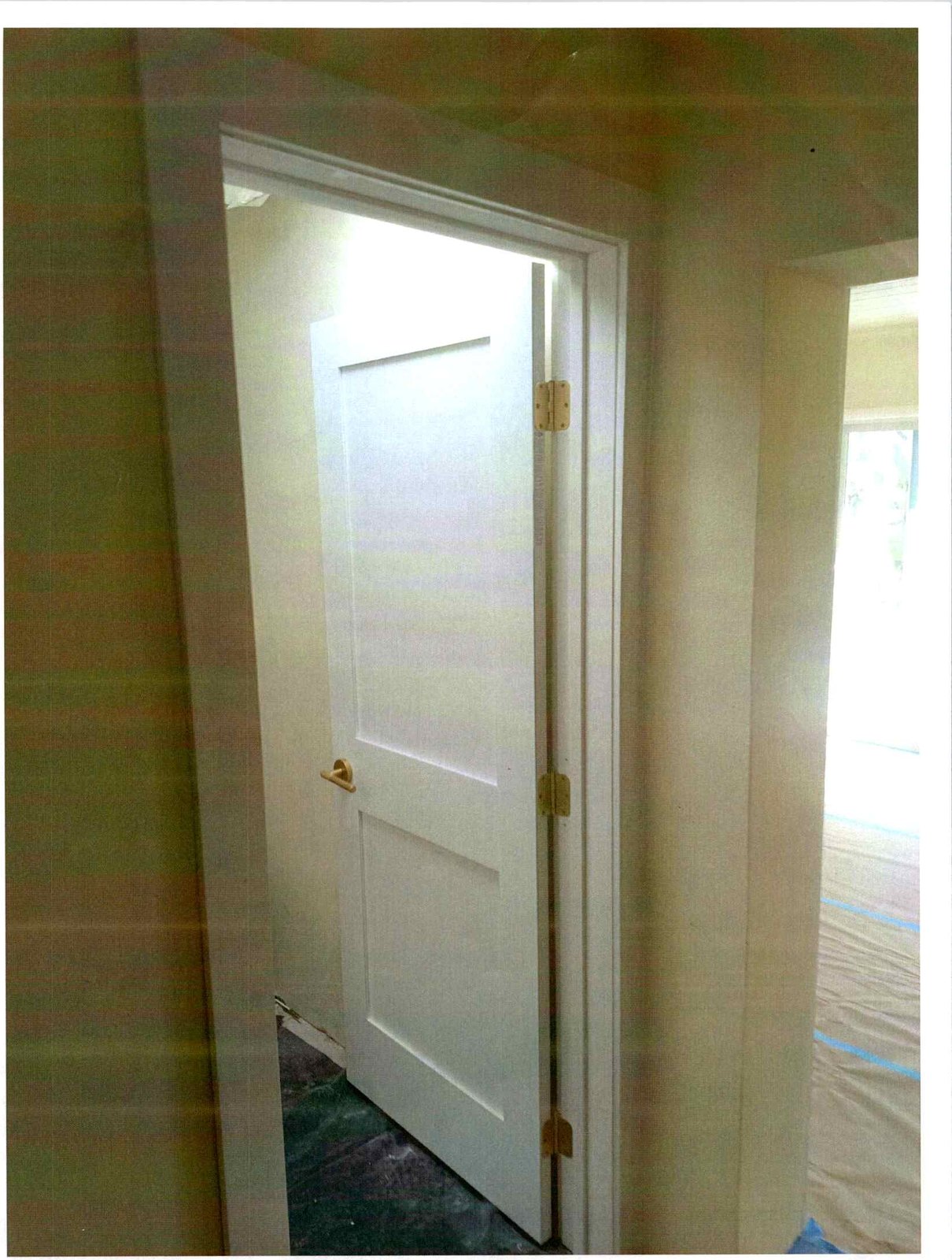 INTERIOR 2-PANEL SHAKER DOORS — photo 4