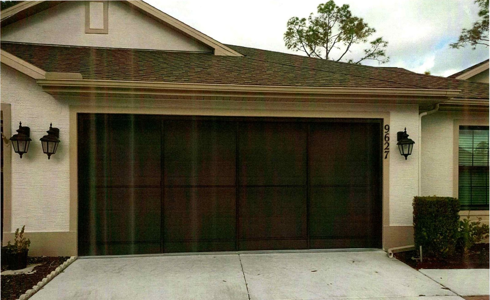 SLIDING GARAGE SCREEN — photo 2
