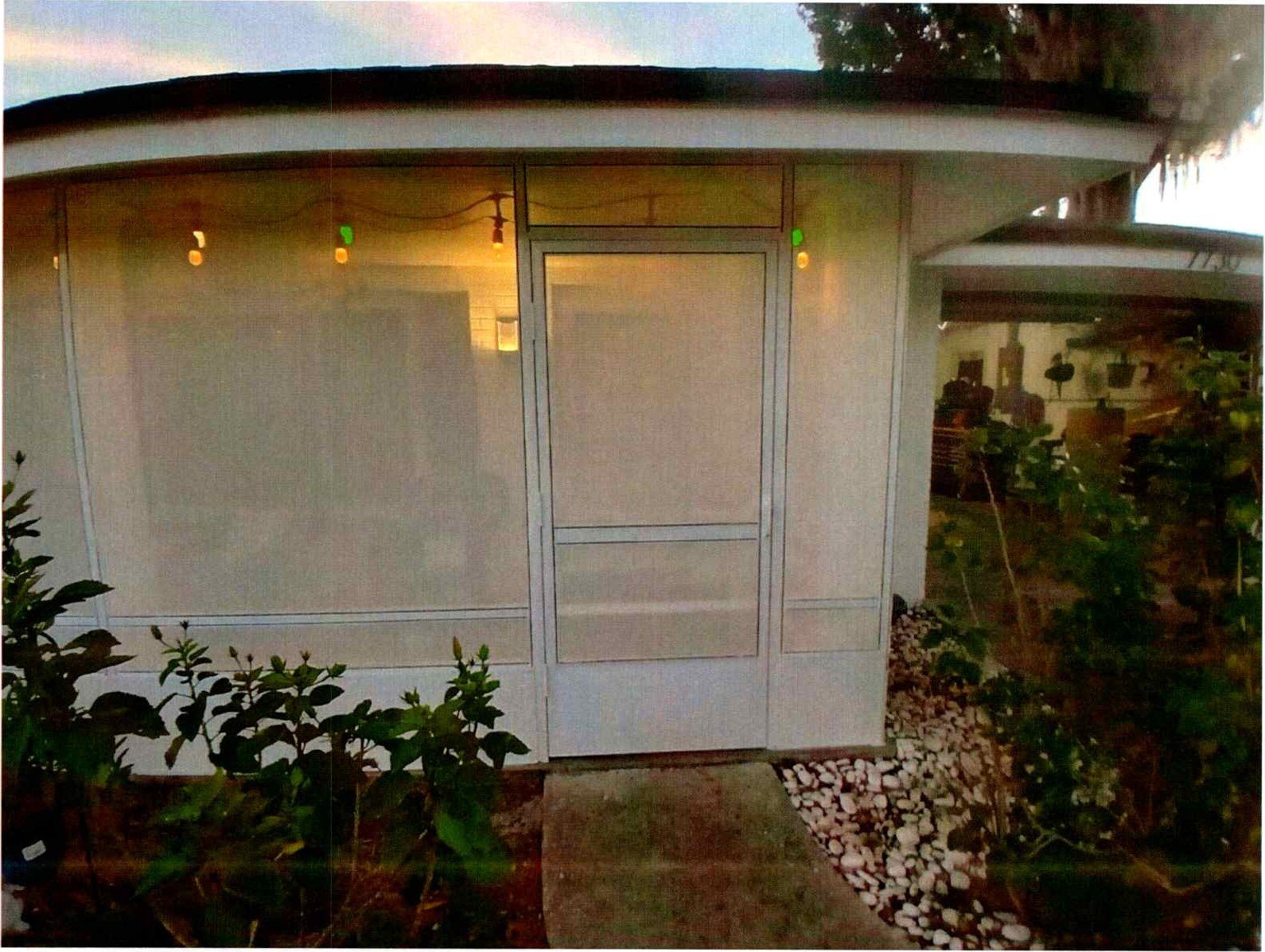 WHITE SUNSCREEN ENCLOSURE — photo 2