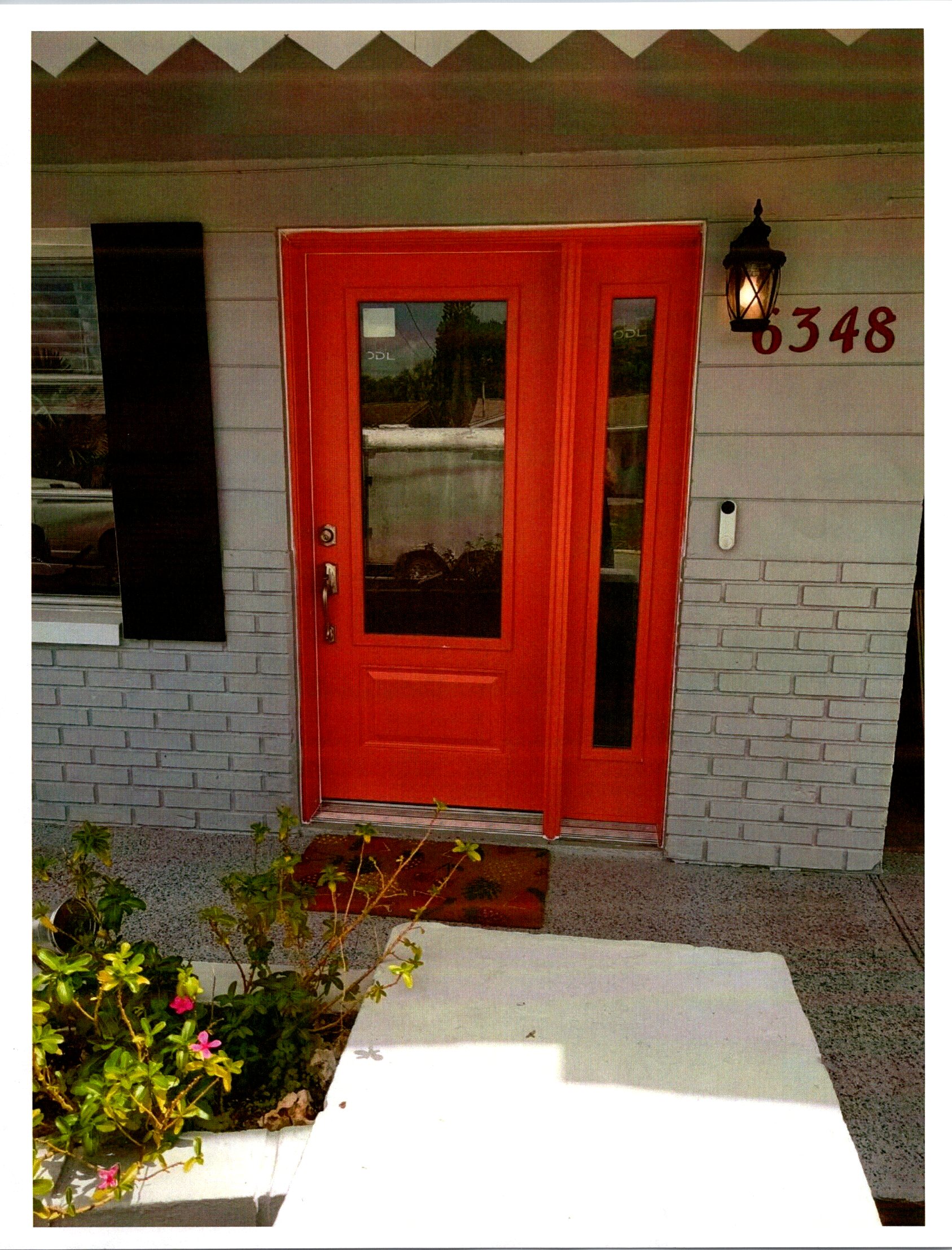 Single Front Entry with Sidelite Chinchilla Impact Inserts